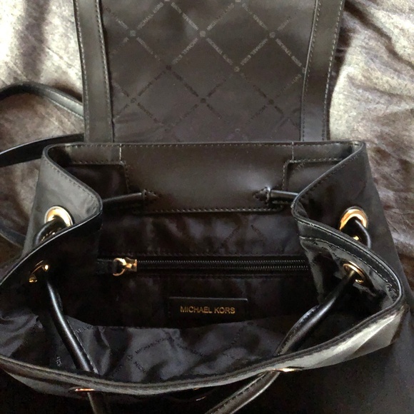 Michael Kors Abbey Cargo Nylon Drawstring Backpack Black NWOT - Picture 3 of 3